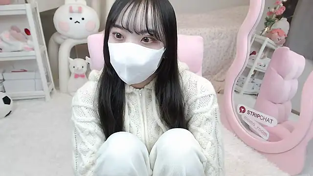 momo room online show from 01-12-25, 09:40