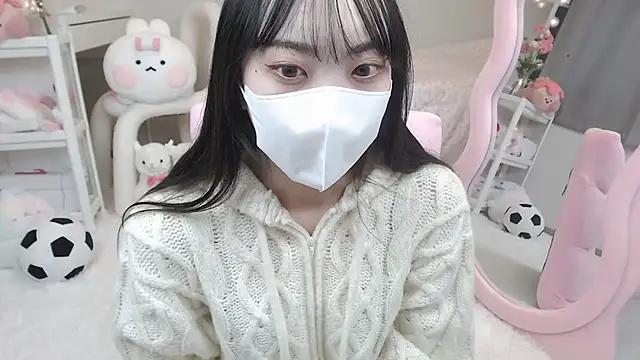 momo room online show from 01-04-25, 04:44