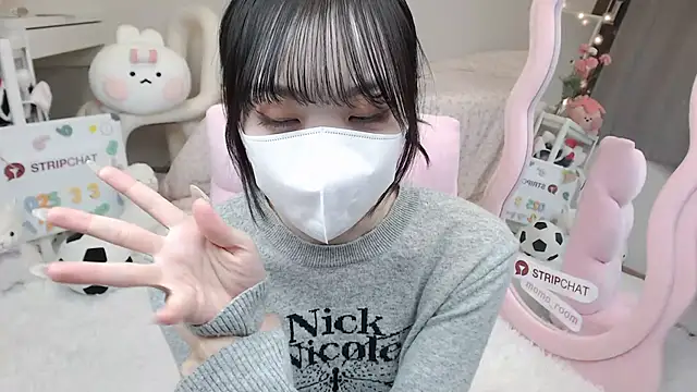 momo room online show from 03-03-25, 10:38