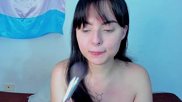 elizabethtaylorxxx online show from 04-18-26, 06:43
