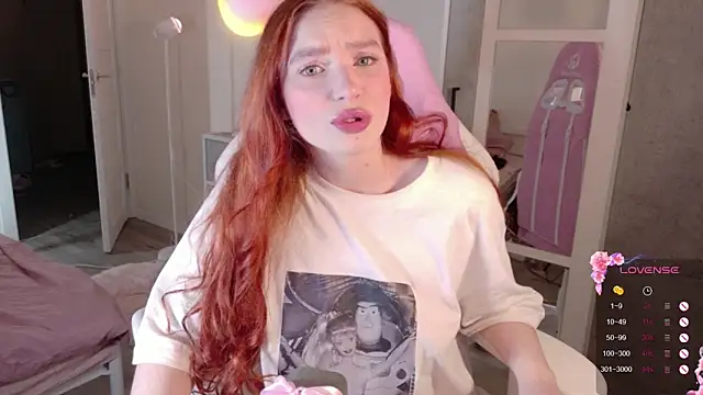 cinnabon girls online show from 11-24-25, 09:15