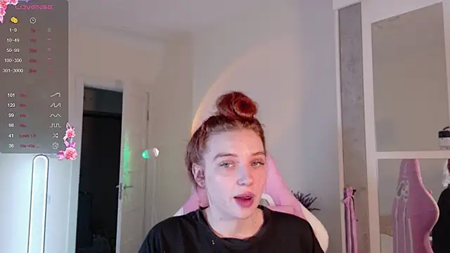 cinnabon girls online show from 10-13-25, 05:09