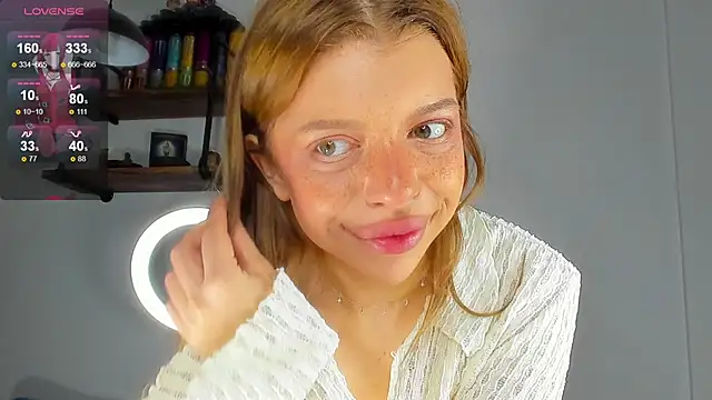 Snapshot of Hannah_Carr chatting on 10-10-25, 08:31 Hannah Carr online show from 10-10-25, 08:31