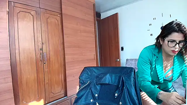 Majo Soussa online show from 04-18-26, 01:24