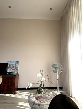 Hott Lolla online show from 09-29-25, 07:04