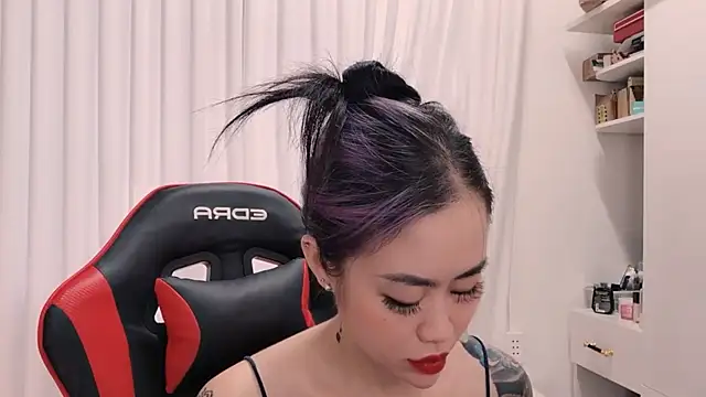 witch-39 online show from 04-18-26, 04:04