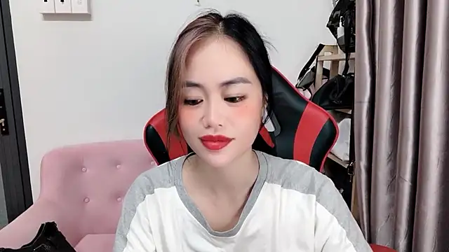 Snapshot of witch-39 chatting on 12-19-25, 05:04 witch-39 online show from 12-19-25, 05:04