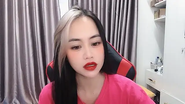 Snapshot of witch-39 chatting on 02-02-26, 05:17 witch-39 online show from 02-02-26, 05:17