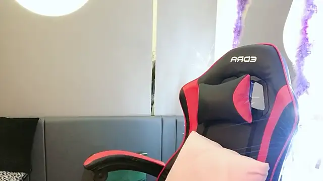 Snapshot of witch-39 chatting on 01-08-25, 01:11 witch-39 online show from 01-08-25, 01:11