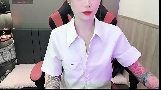 Snapshot of witch-39 chatting on 12-06-24, 07:37 witch-39 online show from 12-06-24, 07:37