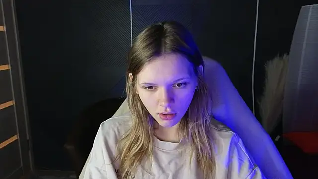 LitaBrom online show from 09-28-25, 03:57