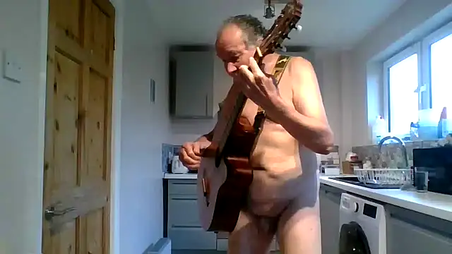 Snapshot of jimmybenido chatting on 10-02-25, 04:10 jimmybenido online show from 10-02-25, 04:10
