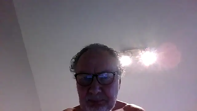 Snapshot of jimmybenido chatting on 10-09-25, 04:07 jimmybenido online show from 10-09-25, 04:07