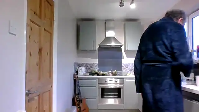 Snapshot of jimmybenido chatting on 02-17-25, 05:23 jimmybenido online show from 02-17-25, 05:23