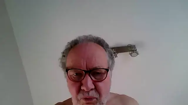 Snapshot of jimmybenido chatting on 09-24-25, 04:13 jimmybenido online show from 09-24-25, 04:13