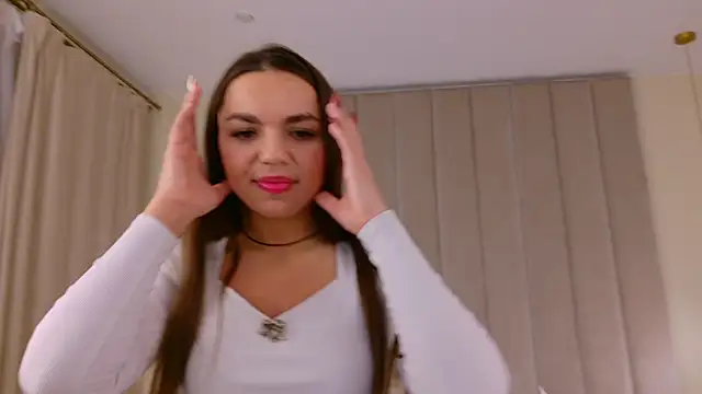 Snapshot of CamillaLarson chatting on 02-05-25, 11:55 CamillaLarson online show from 02-05-25, 11:55