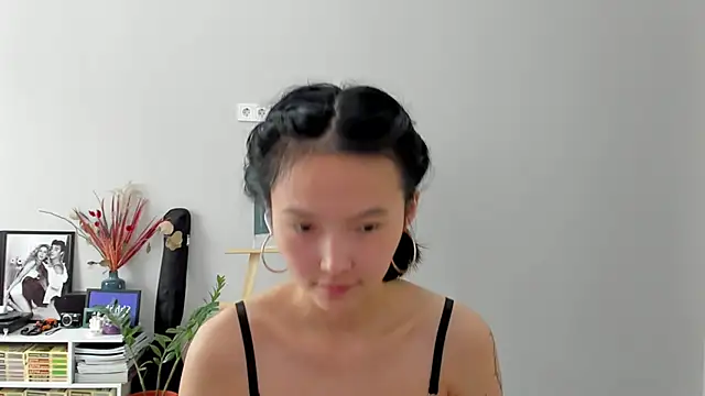 Snapshot of ailey_chao chatting on 04-06-26, 05:19 ailey chao online show from 04-06-26, 05:19