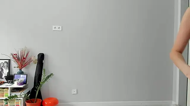 Snapshot of ailey_chao chatting on 03-24-26, 04:34 ailey chao online show from 03-24-26, 04:34