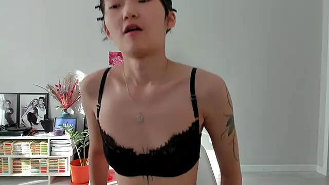 Snapshot of ailey_chao chatting on 04-13-26, 02:26 ailey chao online show from 04-13-26, 02:26