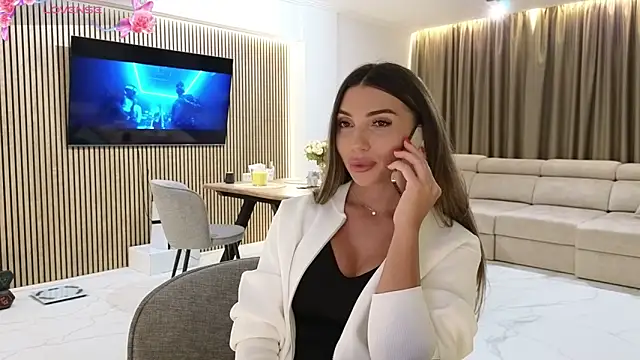 ReyaSophia online show from 10-06-25, 07:47