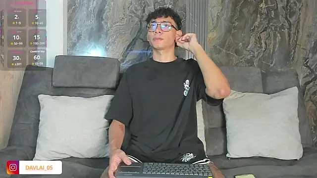 Daviid laidd online show from 11-24-25, 10:32