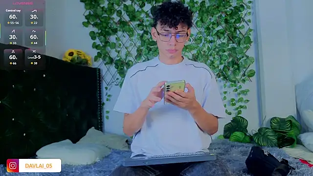 Daviid laidd online show from 11-17-25, 01:15