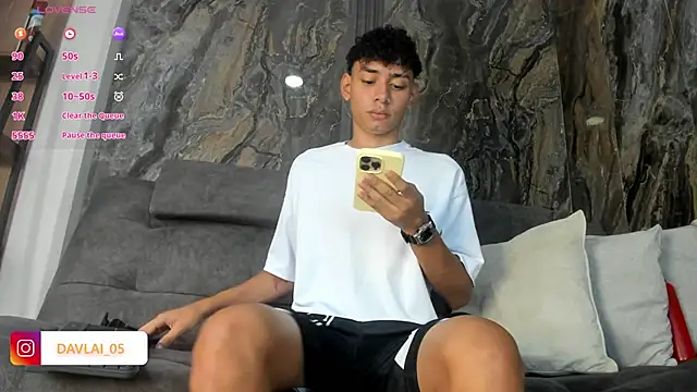 Daviid laidd online show from 04-06-26, 08:43