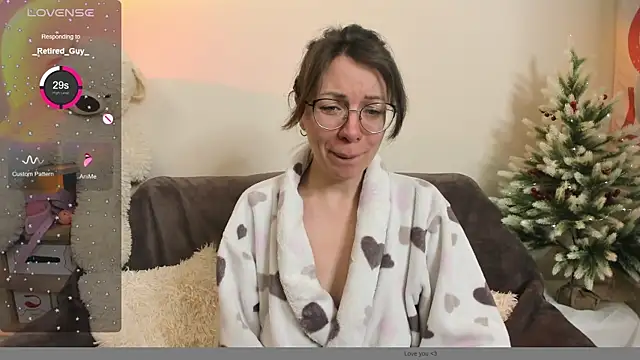 Snapshot of MelodyBlosom chatting on 12-22-24, 07:44 MelodyBlosom online show from 12-22-24, 07:44