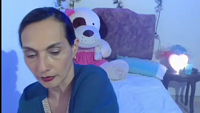 italagomez  online show from 11-04-25, 11:41