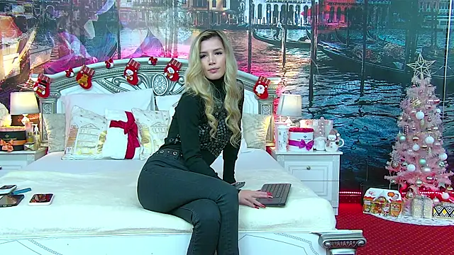 IvySamek online show from 12-18-25, 07:40