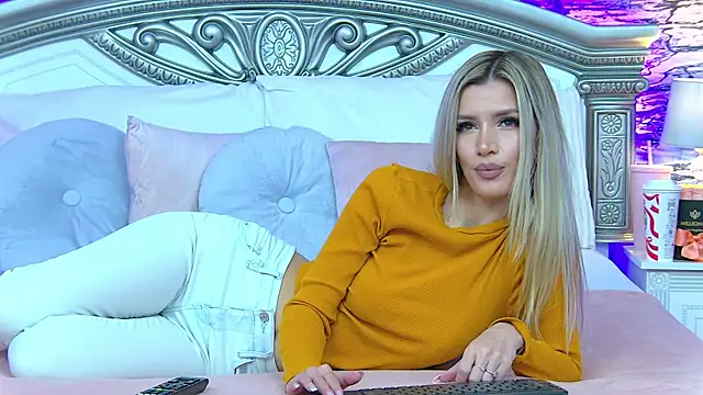 IvySamek online show from 11-19-25, 08:09