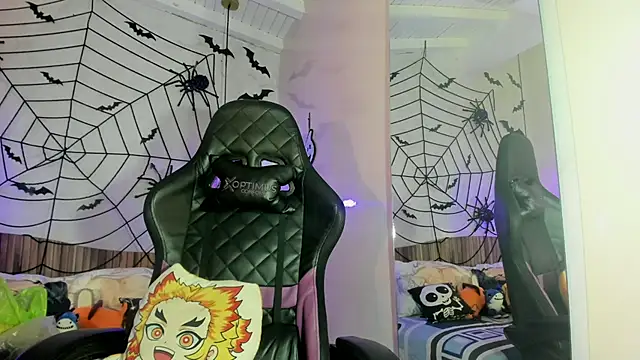 IamNayuta online show from 10-25-25, 07:36