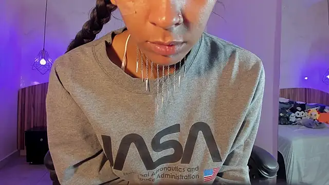 IamNayuta online show from 11-17-25, 07:40