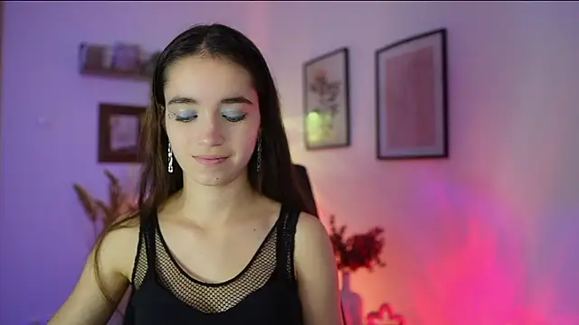 Gia Paige18 online show from 10-31-25, 09:06