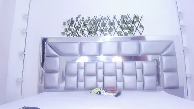 Snapshot of sweetebonny1 chatting on 02-17-26, 12:13 sweetebonny1 online show from 02-17-26, 12:13