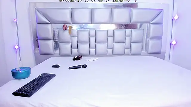 Snapshot of sweetebonny1 chatting on 02-24-26, 05:58 sweetebonny1 online show from 02-24-26, 05:58