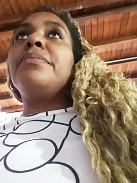 ELLA KELLY online show from 10-19-25, 11:35