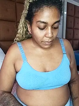 ELLA KELLY online show from 10-10-25, 11:11