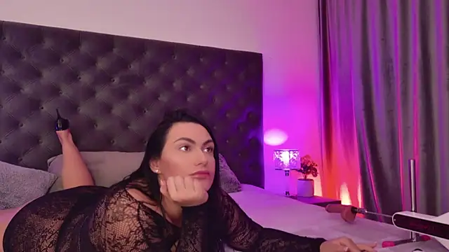 Snapshot of KrisNoir chatting on 11-06-25, 06:28 KrisNoir online show from 11-06-25, 06:28