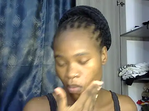 sweetblackbeauty001 online show from 06-25-26, 08:14