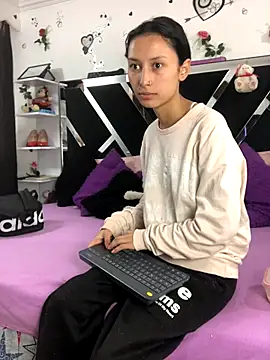 Snapshot of 1lovelygirls chatting on 10-09-25, 12:06 1lovelygirls online show from 10-09-25, 12:06
