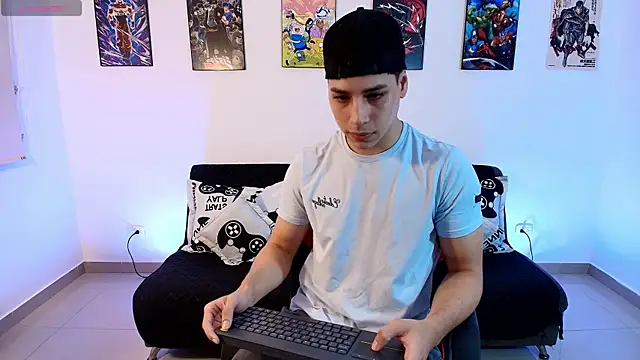 jonathanjoestar  online show from 04-23-26, 11:50