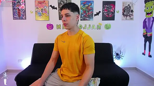 Snapshot of jonathanjoestar_ chatting on 10-18-25, 09:17 jonathanjoestar  online show from 10-18-25, 09:17