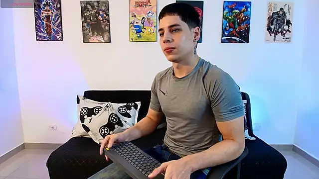 jonathanjoestar  online show from 05-01-26, 08:36