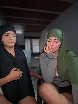 lalilamassu1 online show from 12-19-25, 09:39