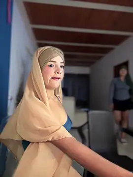 lalilamassu1 online show from 11-24-25, 10:10