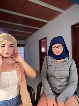 lalilamassu1 online show from 11-04-25, 06:44