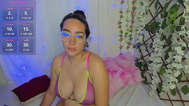 Snapshot of zara41 chatting on 06-06-26, 03:28 zara41 online show from 06-06-26, 03:28