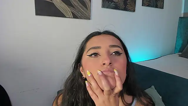 Snapshot of Kathia_Morelli chatting on 10-28-25, 11:42 Kathia Morelli online show from 10-28-25, 11:42