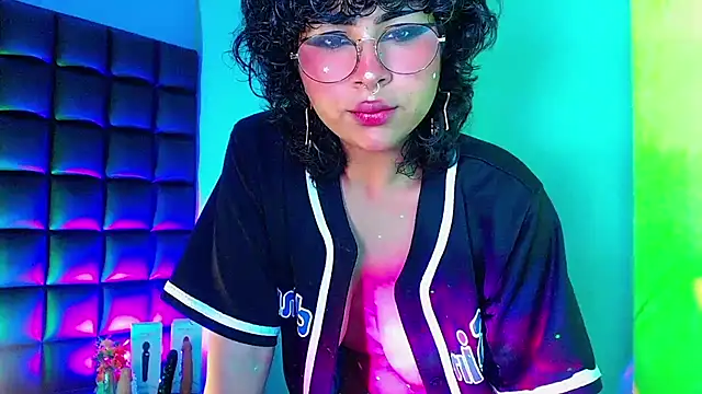 Snapshot of kuromi69 chatting on 02-05-25, 04:27 kuromi69 online show from 02-05-25, 04:27
